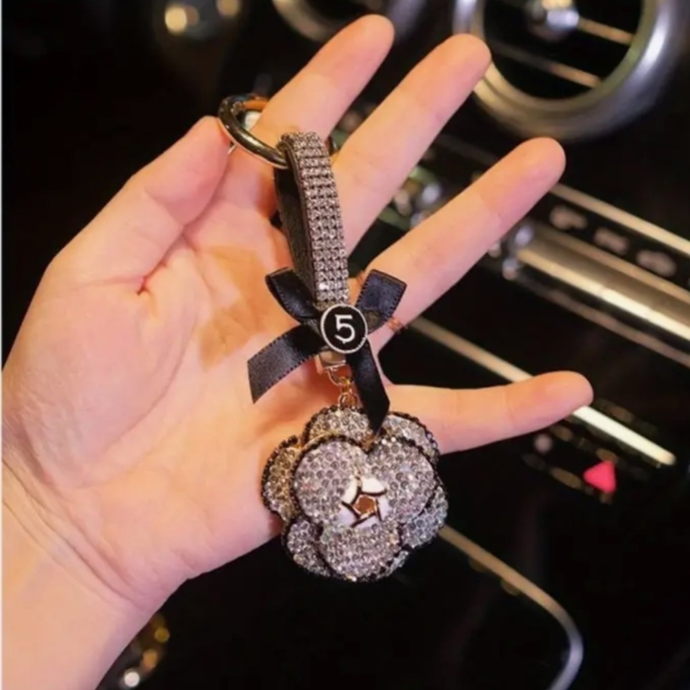 NEW Rhinestine Fashion 3D Camellia Flower Keychain